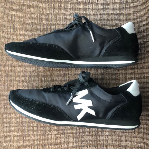 Michael Kors sneakers. Size 10M. Black - Picture 5 of 10